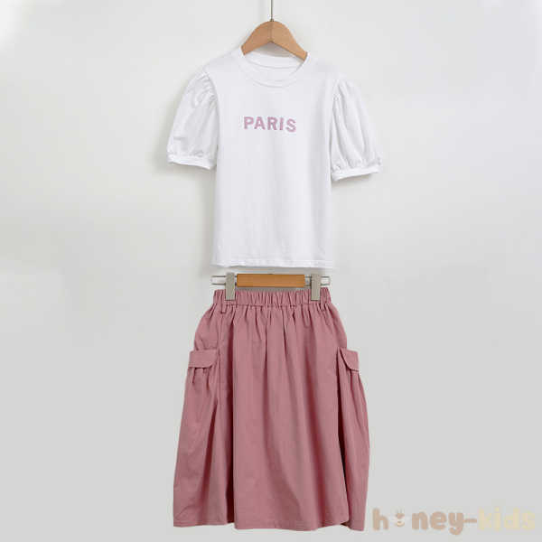 ホワイト/トップス+ピンク/スカート