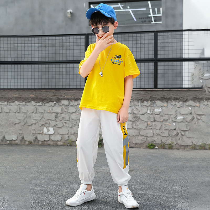 イエロー/Tシャツ+ホワイト/パンツ